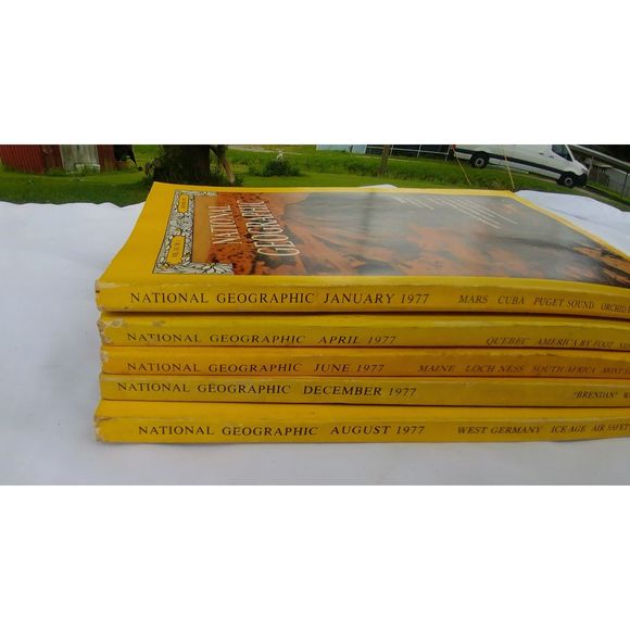 Vintage Bundle of five (5) 1977 National Geographic magazines - Picture 9 of 10